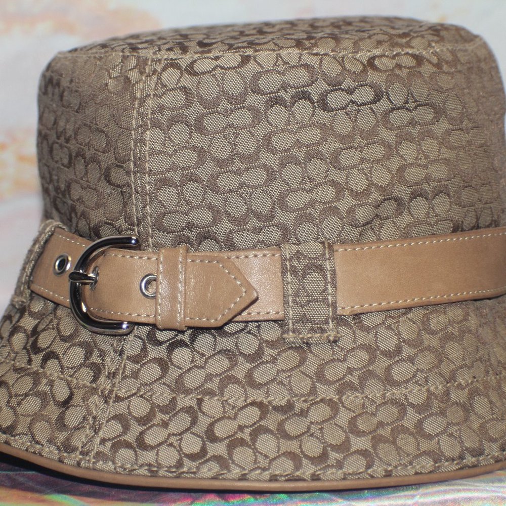 BROWN COACH SIGNATURE BUCKET HAT
